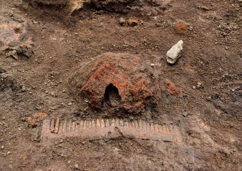 Encontrados dois sepultamentos de navios vikings na Suécia 3